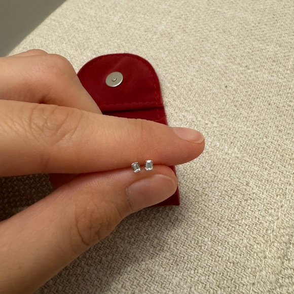 Aurate Silver Stud Earrings - Picture 2 of 4